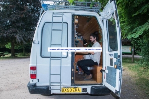 Bỏ việc ở tuổi 25, chàng kỹ sư trẻ người Anh hiện thực hóa ước mơ chu du khắp nơi trên chiếc xe Van