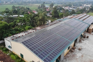 Đổ xô lắp điện mặt trời mái nhà để hưởng giá cao