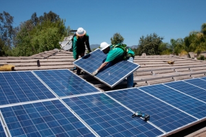 Nhà nhà chạy deadline: 4.600MWp công suất điện mặt trời áp mái hoàn thành trong 1 tuần – tương đương việc xây thêm Thủy điện Hòa Bình & Sơn La