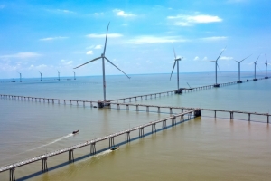 Hoàn thành lắp đặt trụ gió cuối cùng của dự án điện gió Đông Hải 1