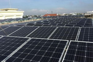 Bộ Công Thương chấp nhận tiếp tục mua điện mặt trời áp mái